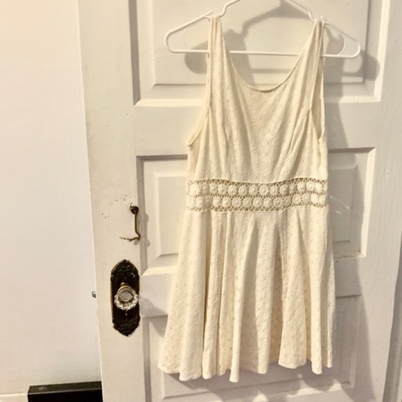 Free People "Fitted with Daisies" dress - Picture 5 of 11